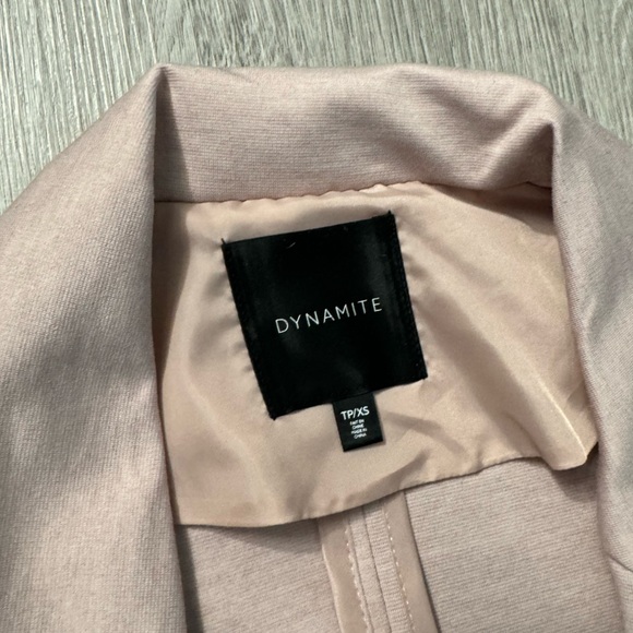 Dynamite light pink blazer - Picture 2 of 2